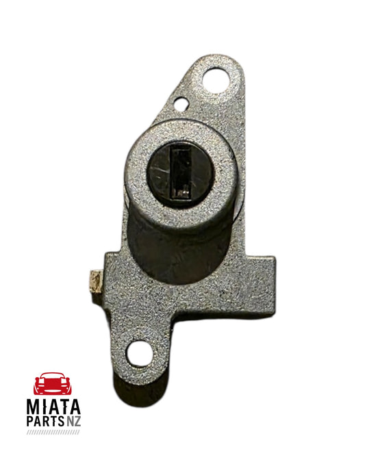 MX5 NA/NB Centre Console Lock (Used)