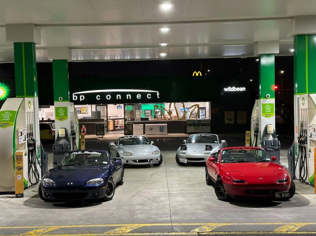 NZ Roadsters Windscreen Banners